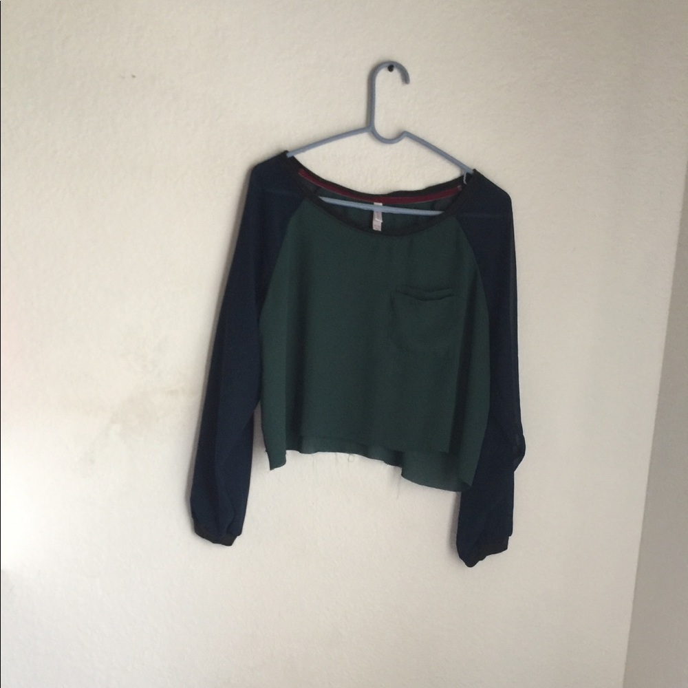 Long sleeve crop top